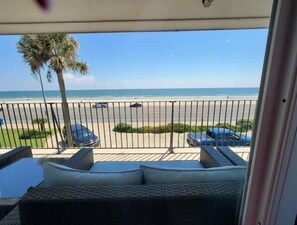 Interior - Come and Enjoy Galvestons Gem 💎  (Galveston)