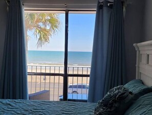 3 bedrooms, iron/ironing board, free WiFi, bed sheets - Come and Enjoy Galvestons Gem 💎  (Galveston)