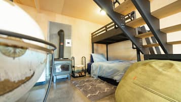1 Schlafzimmer, Reisekinderbett, kostenloses WLAN, Bettwäsche