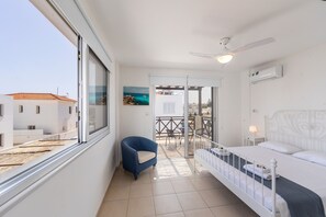 3 bedrooms, in-room safe, iron/ironing board, free WiFi