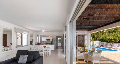 Protaras Sapphire Seaside Villa
