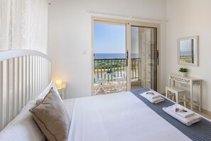 4 bedrooms, in-room safe, iron/ironing board, free WiFi