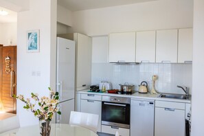 Fridge, microwave, oven, dishwasher