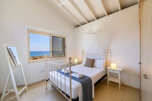 4 bedrooms, in-room safe, iron/ironing board, free WiFi