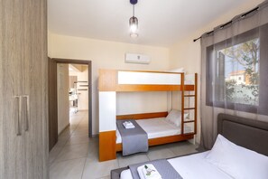 3 bedrooms, in-room safe, iron/ironing board, free WiFi