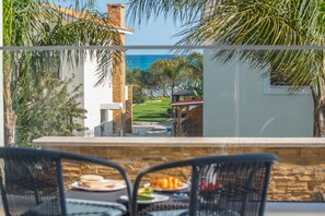 Outdoor dining - Ayia Napa Ionion Seaside Villa (Ayia Napa)