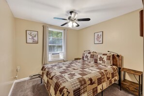 2 chambres, fer et planche à repasser, Wi-Fi gratuit, draps fournis