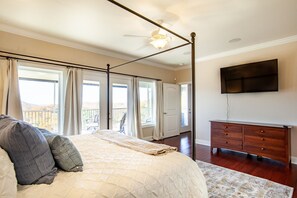 5 camere, una scrivania, ferro/asse da stiro, Wi-Fi gratuito