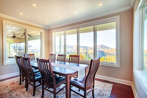 Dining - Sunset Deck, Jacuzzi & Arcade Await in This Smoky Mountain Haven (Sevierville)