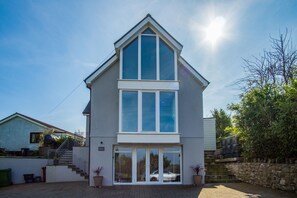 Exterior - Haylands Hideaway - 1 Bedroom Apartment - Jameston (Tenby)