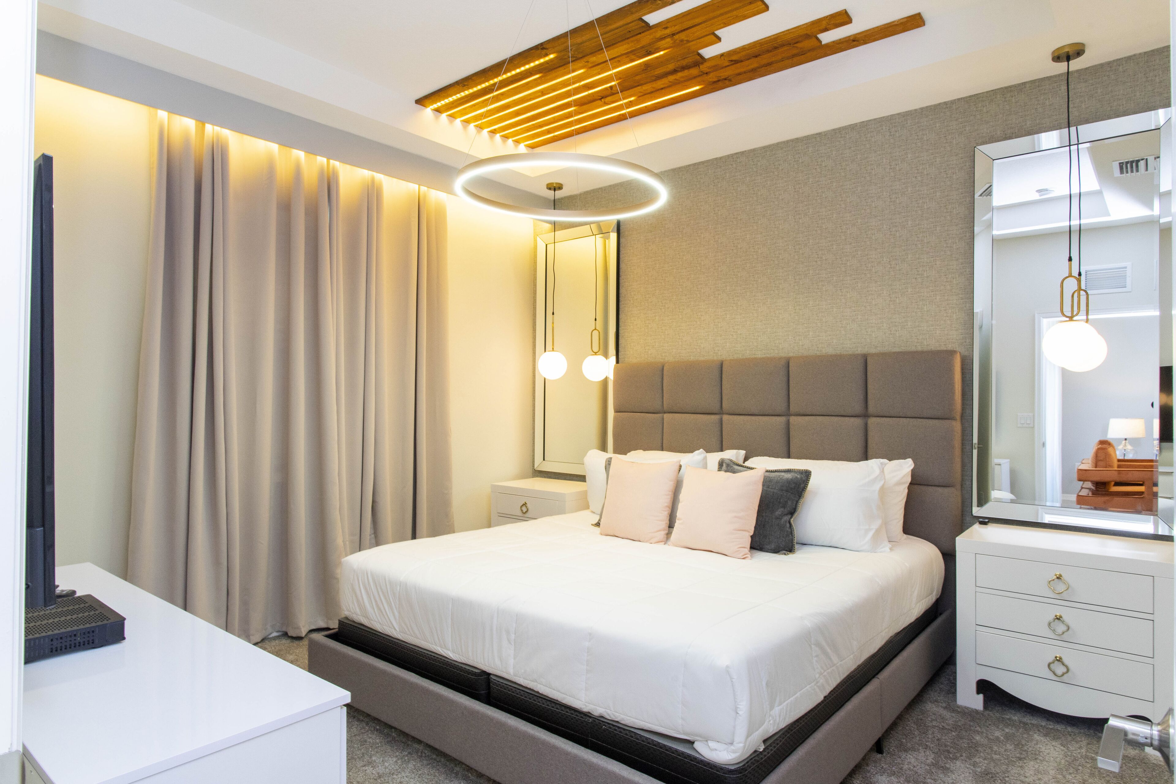 2 bedrooms, desk, iron/ironing board, travel cot