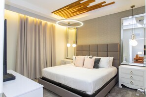 2 chambres, bureau, fer et planche à repasser, lit parapluie