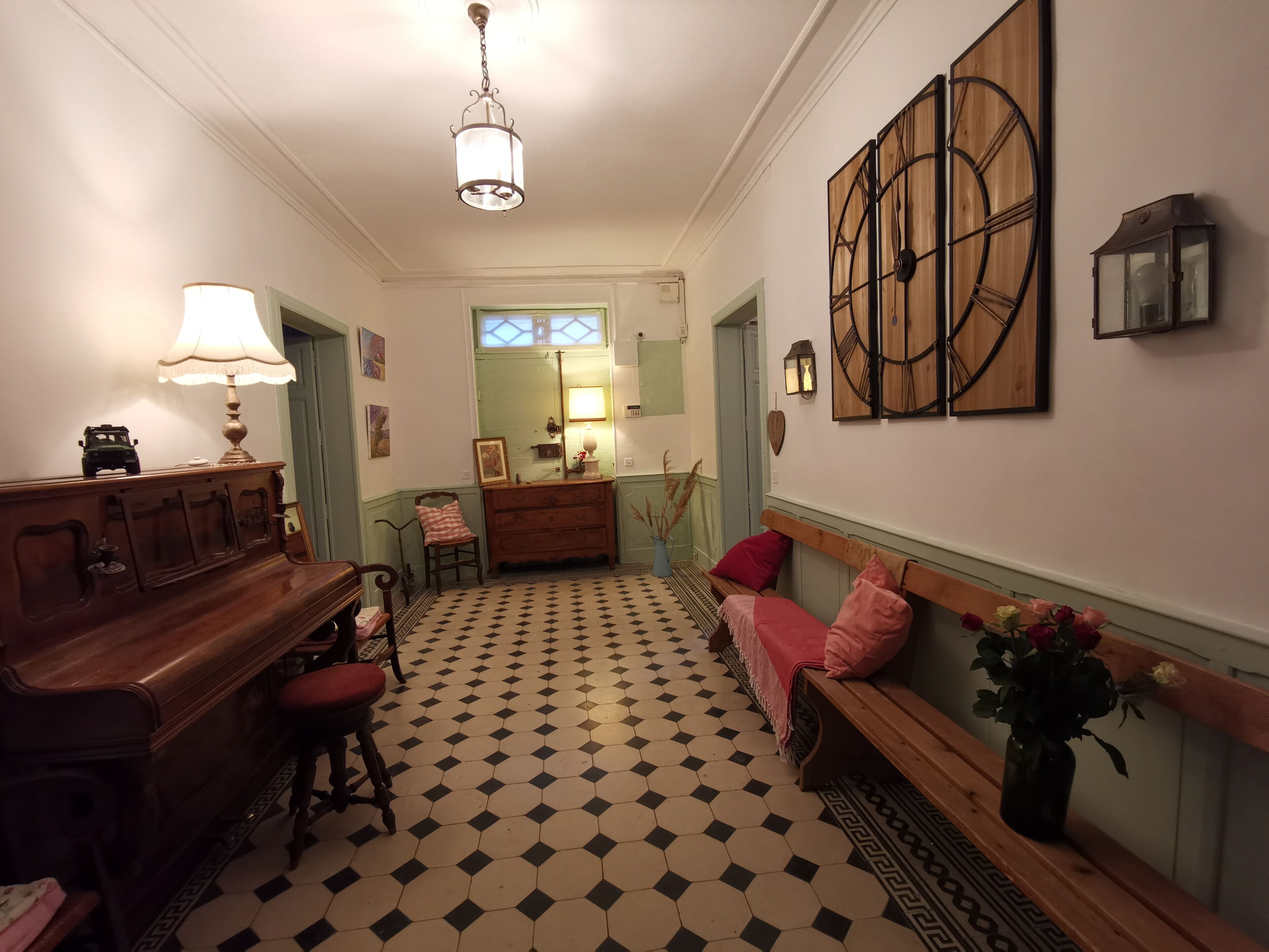 6 chambres, bureau, Wi-Fi gratuit, draps fournis