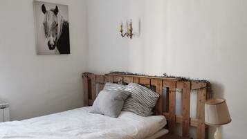 6 slaapkamers, een bureau, gratis wifi, beddengoed