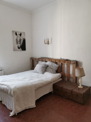 6 chambres, bureau, Wi-Fi gratuit, draps fournis