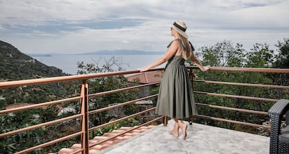 Vila Leon - Old Qeparo