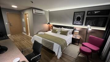 1 bedroom, in-room safe, desk, iron/ironing board