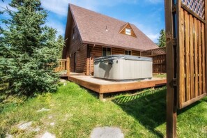 Exterior - Creekside Cabin (Lead)