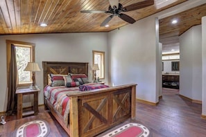 5 bedrooms, free WiFi, bed sheets