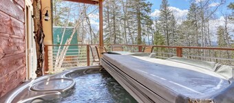 Mountain Pine Retreat – Scenic Cabin with Hot Tub & Views
