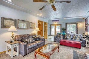 Smart TV, fireplace, DVD player, offices