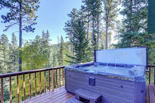 Private Hot tub, Great Scenery and pet friendly!