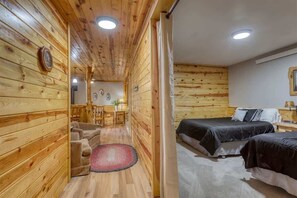 4 bedrooms, iron/ironing board, free WiFi, bed sheets
