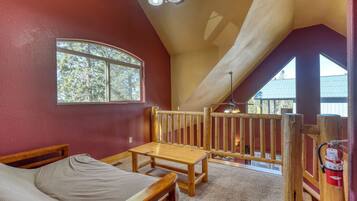 5 bedrooms, free WiFi, bed sheets