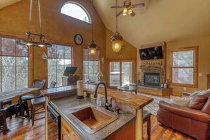 Interior - Saloon Cabin on Gilded Mountain/private hot tub (Lead)