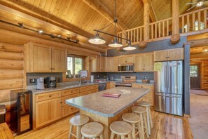 Fridge, microwave, oven, stovetop - Deer Haven Lodge – Spacious Family Cabin with Hot Tub, Game Room & Scenic Views (Lead)