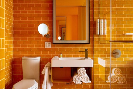 Radio Hotel - Image 27