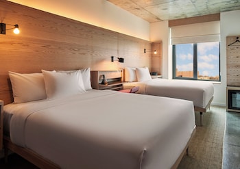 Premium bedding, in-room safe, laptop workspace, soundproofing at Radio Hotel