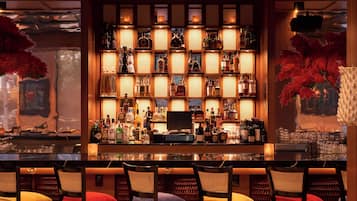 Bar (trong khuôn viên)