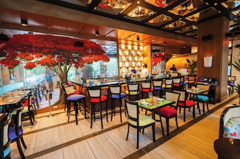 Breakfast, dinner and brunch served at Radio Hotel