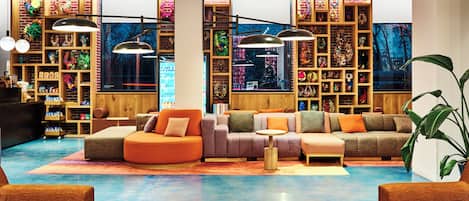 Coin salon dans le hall