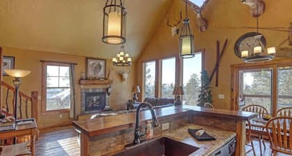 Big Pine Lodge – Rustic charm, hot tub, pet friendly, and room for 12 near Terry Peak!