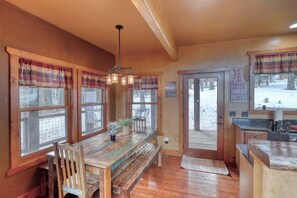 Dining - Gunstock Lodge (Lead)