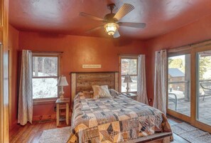 Iron/ironing board, free WiFi, bed sheets - Gunstock Lodge (Lead)