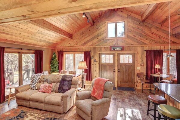 Smart-TV, Kamin, Videospiele