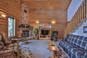 Una Smart TV, una chimenea