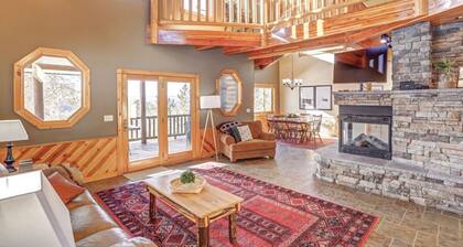 Grand View Lodge – Luxury Black Hills Cabin with Stunning Views & Hot Tub