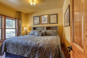 4 bedrooms, WiFi, bed sheets