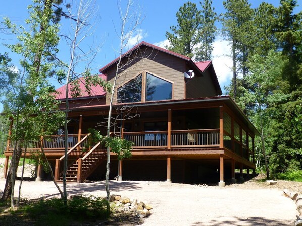Exterior - Triple R Retreat – Hot Tub, Loft & Black Hills Views (Lead)