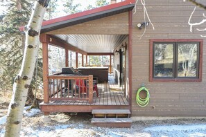 Terrace/patio - Triple R Retreat – Hot Tub, Loft & Black Hills Views (Lead)