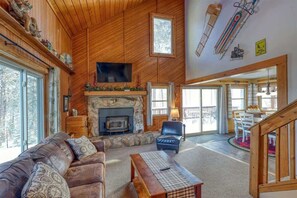 تلفزيون ذكي، مدفأة، مشغل دي في دي