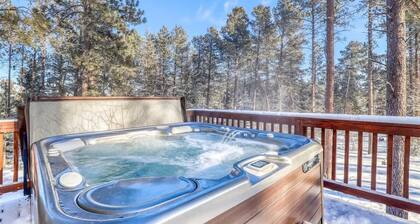 Bigfoot Bungalow - private location with Hot Tub,