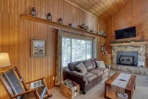 تلفزيون ذكي، مدفأة، مشغل دي في دي