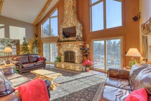 Smart-TV, Kamin, Videospiele