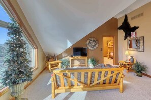 Smart TV, fireplace, video games
