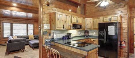 Køleskab, mikrobølgeovn, ovn, kogeplade